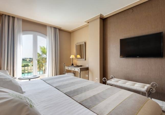 Las mejores habitaciones en HOTEL BARCELÓ MONTECASTILLO GOLF 5*. Relájate con nuestro Spa y Masaje en Cadiz